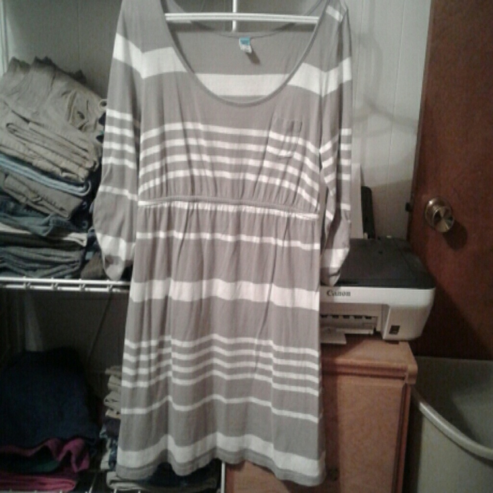 Old Navy maternity top